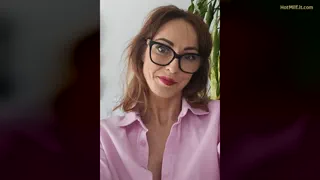 Would You Date a 5'3, 39yo Woman Who Wants Hugs and Kisses?