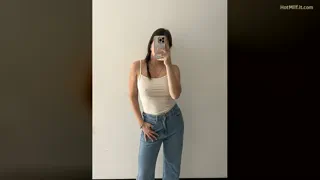 34yo Milf Scarlet Gleamso Undressing Slideshow