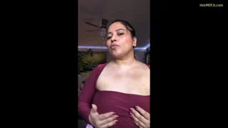 Just a couple of 36 yo Titties Showing Natural Boobs